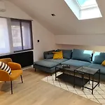 Гостевой дом Romantic Porto Close To Sandy Цриквеница