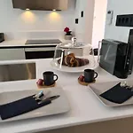 Romantic Porto Close To Sandy 3*