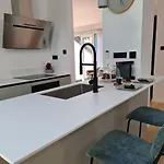 Гостевой дом Romantic Porto Close To Sandy Цриквеница