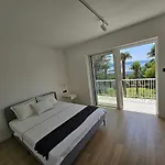 Romantic Porto Close To Sandy 3*