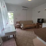Гостевой дом Romantic Porto Close To Sandy Цриквеница