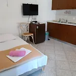 Romantic Porto Close To Sandy 3* Цриквеница