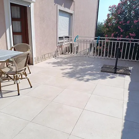 Romantic Porto Close To Sandy Crikvenica