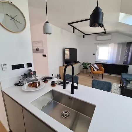 Romantic Porto Close To Sandy 3* Crikvenica