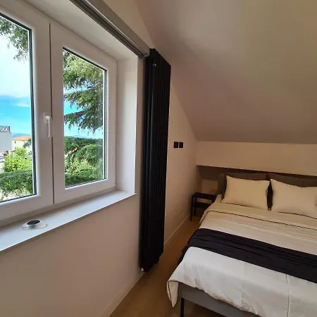 Romantic Porto Close To Sandy Guest house
