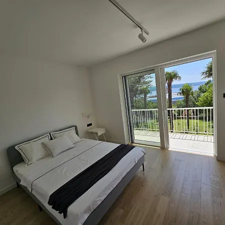 Romantic Porto Close To Sandy 3*