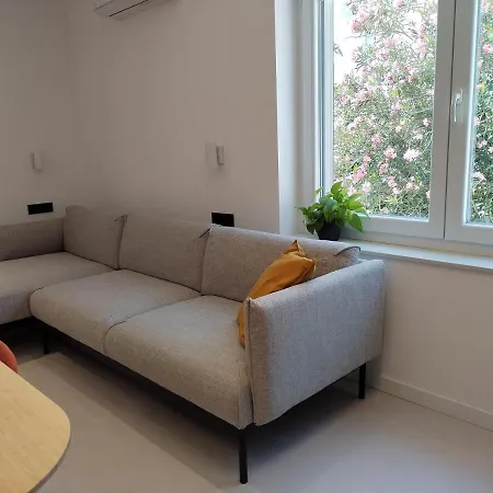 Romantic Porto Close To Sandy Guest house 3*
