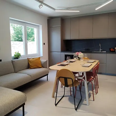 Romantic Porto Close To Sandy Guest house 3*