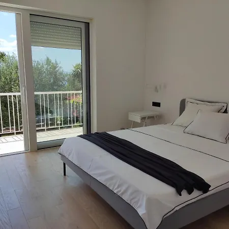 Romantic Porto Close To Sandy Guest house