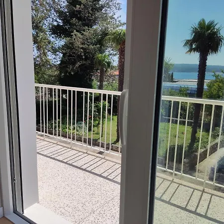Romantic Porto Close To Sandy Crikvenica