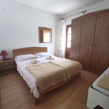 Romantic Porto Close To Sandy Crikvenica