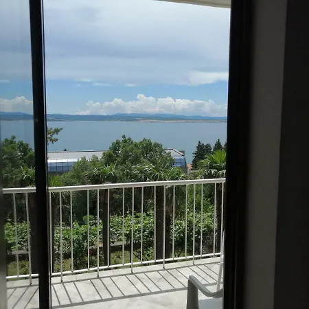 Romantic Porto Close To Sandy Crikvenica